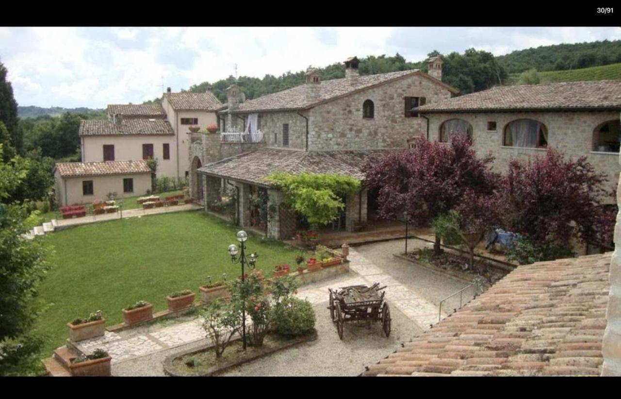 Residenza Collefiorito Aparthotel Todi Eksteriør bilde